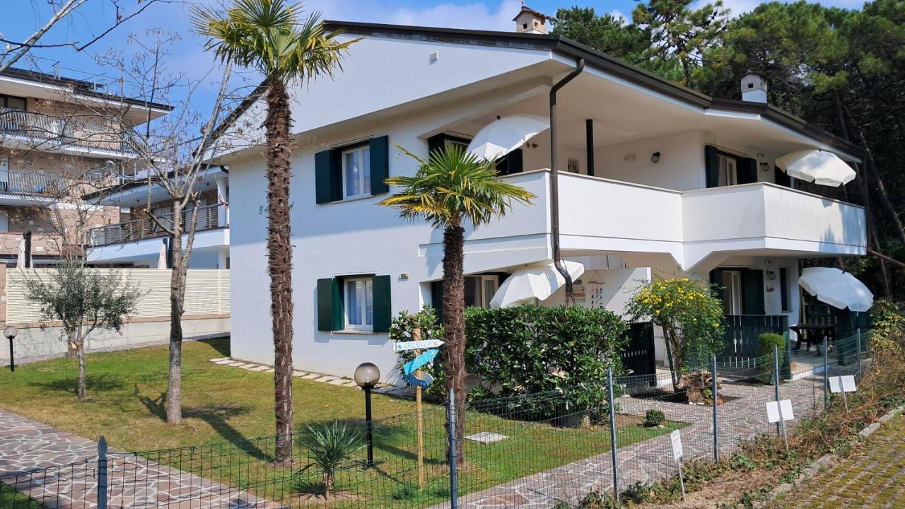 Villa Barbara Fra I Pini Lignano Sabbiadoro Esterno foto