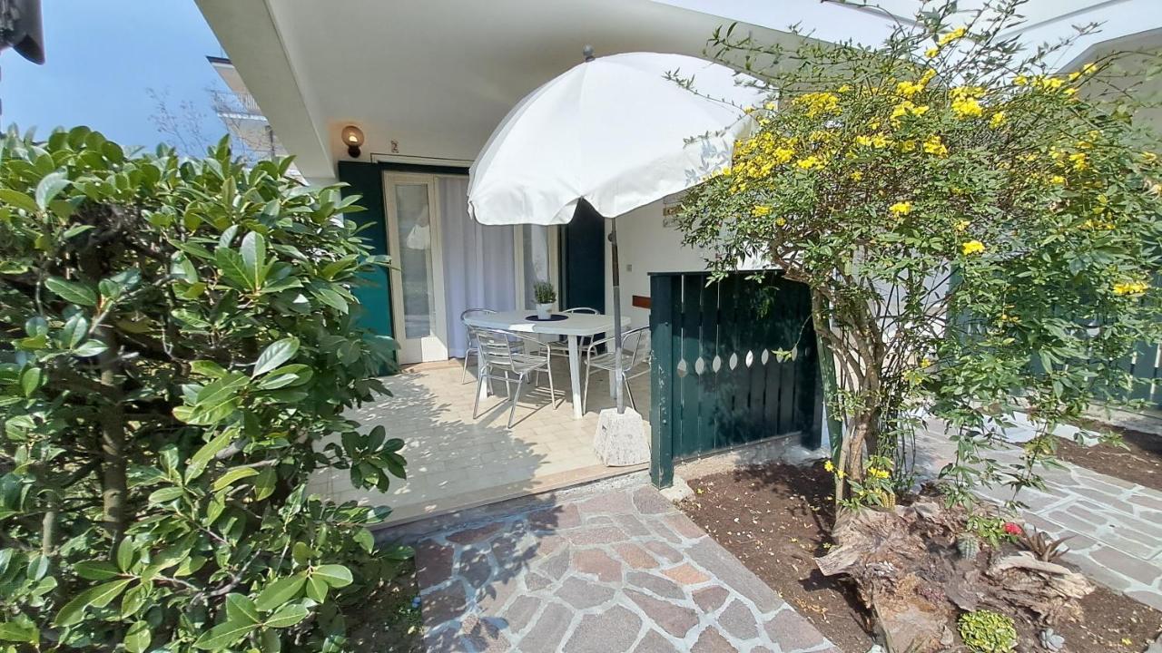 Villa Barbara Fra I Pini Lignano Sabbiadoro Esterno foto
