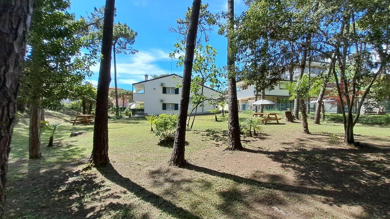 Villa Barbara Fra I Pini Lignano Sabbiadoro Esterno foto